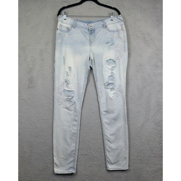 Maurices Jeans Womens M Blue Skinny Light Wash Floral Embroidered Distressed Y2K - Picture 2 of 16